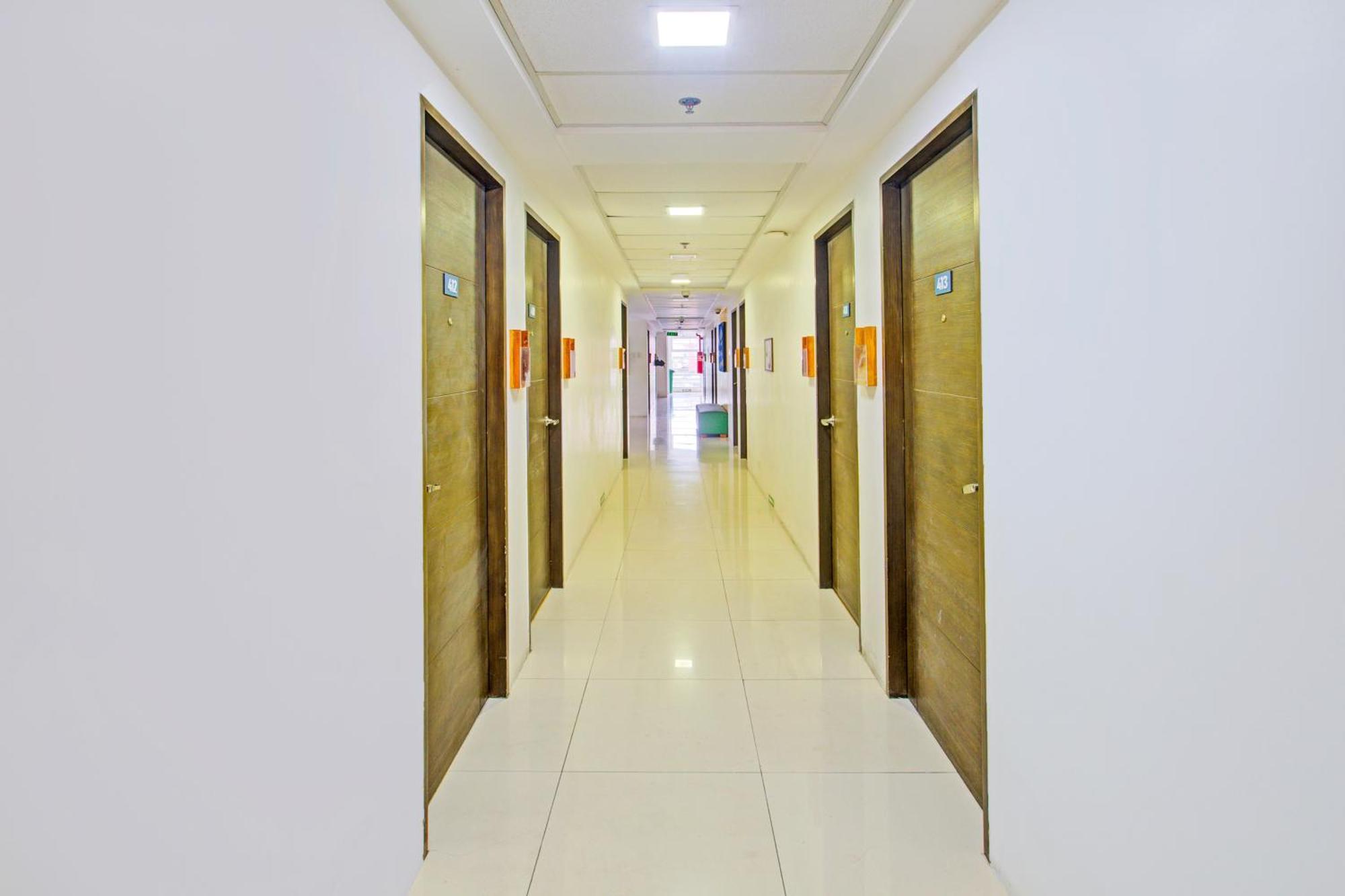 RedDoorz Plus @ 1318 Residences Manila Exterior foto