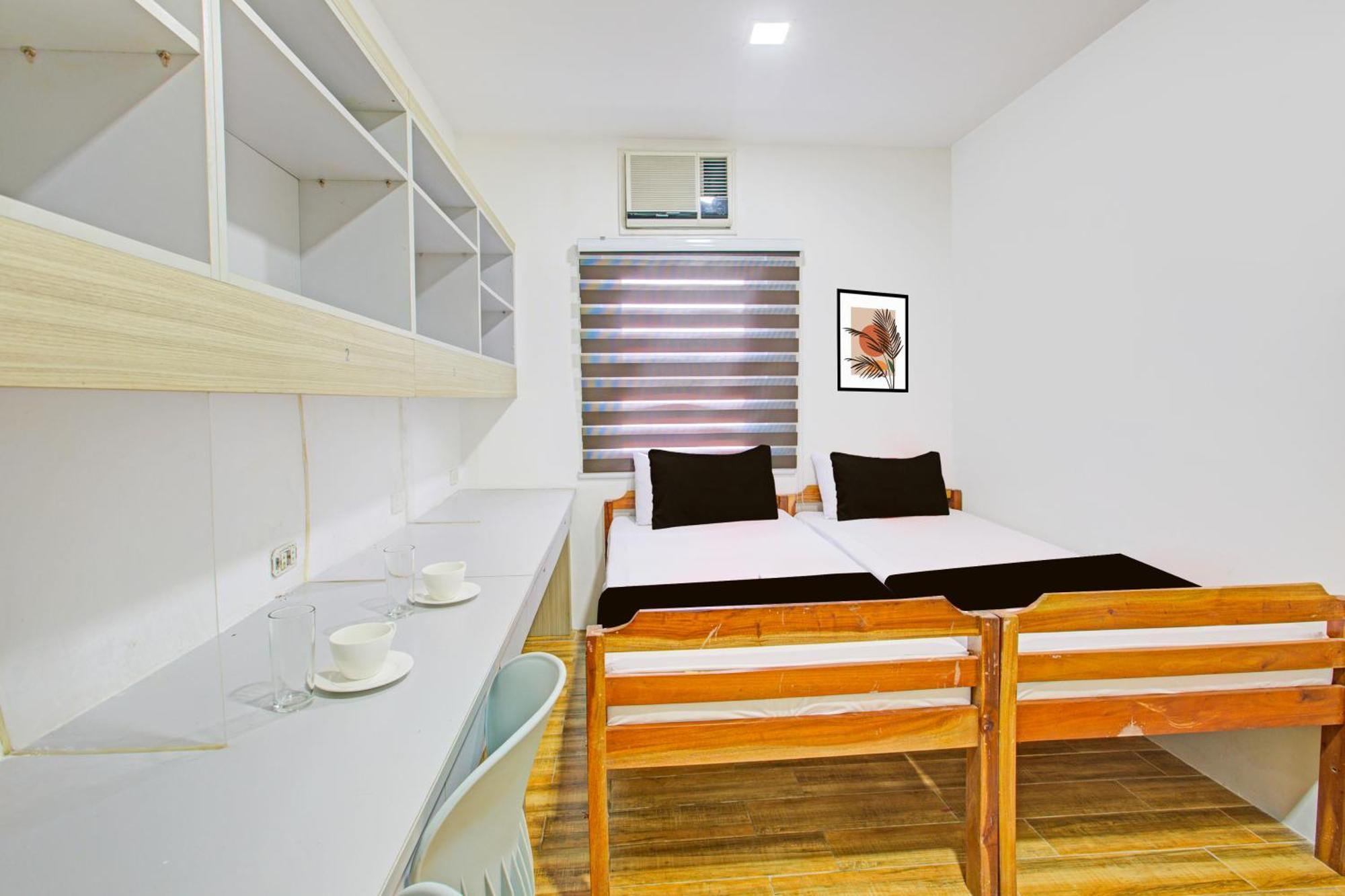 RedDoorz Plus @ 1318 Residences Manila Exterior foto